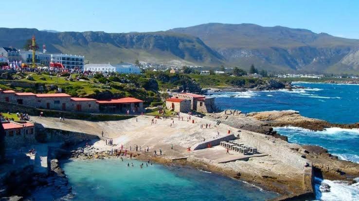 Central Mountain View Apartment, Hermanus Waterfront Exteriör bild